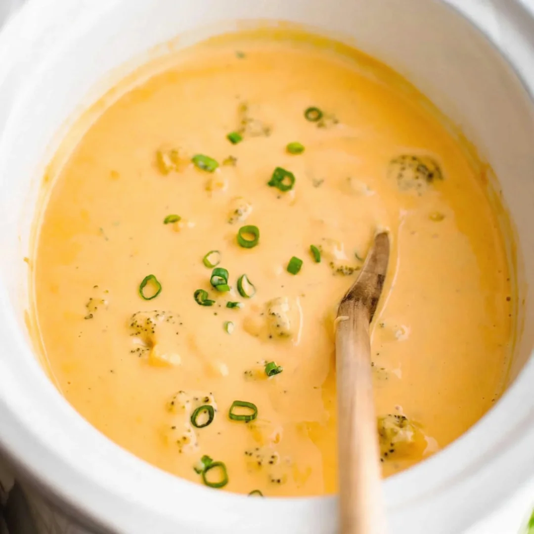 Crockpot Broccoli Cheese Sauce