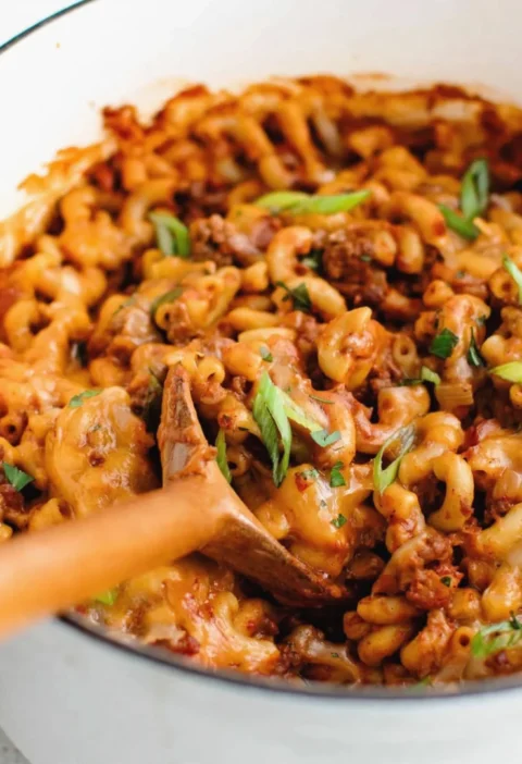 One Pot Chili Mac & Cheese